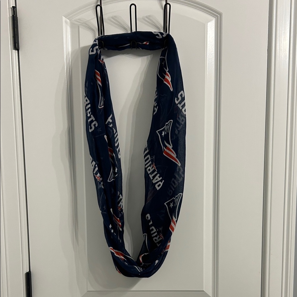 Little Earth Patriots infinity scarf